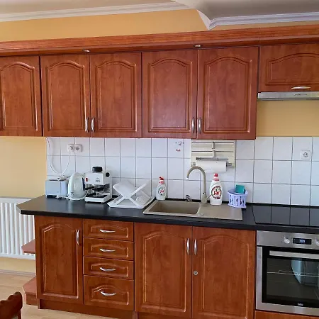 Julius Apartman *